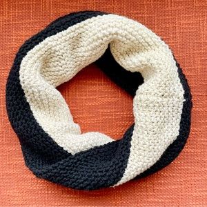 Chico's Black and Cream Cotton Shimmer Infinity Scarf EUC